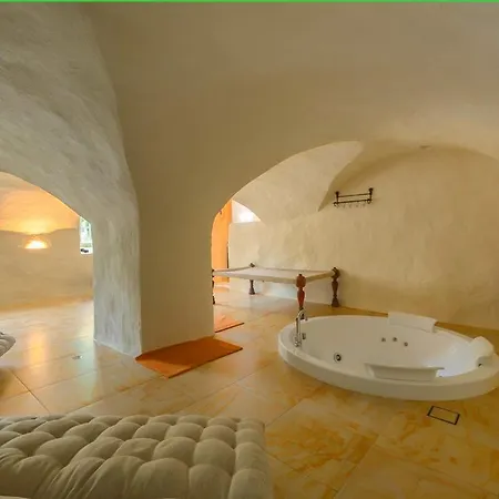 High Status In The Most Luxurious House In Daire *